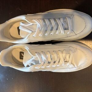 Women’s Veja V12 in White